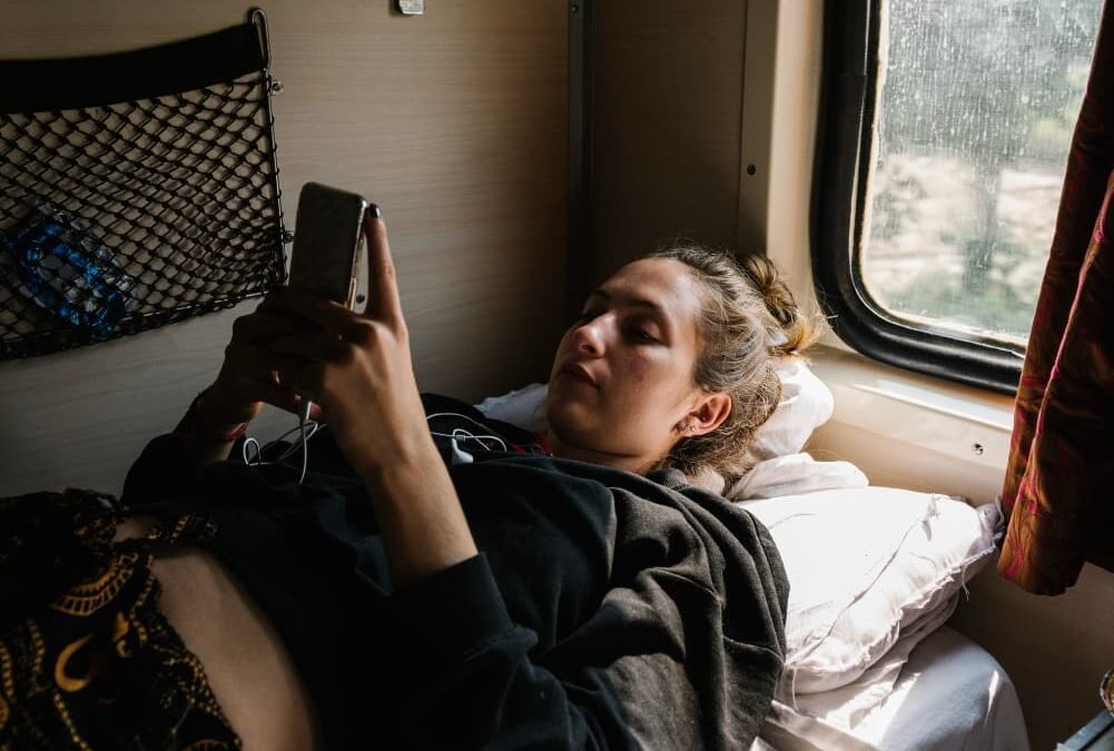 viajar-de-noche-en-cama-tren-cabina